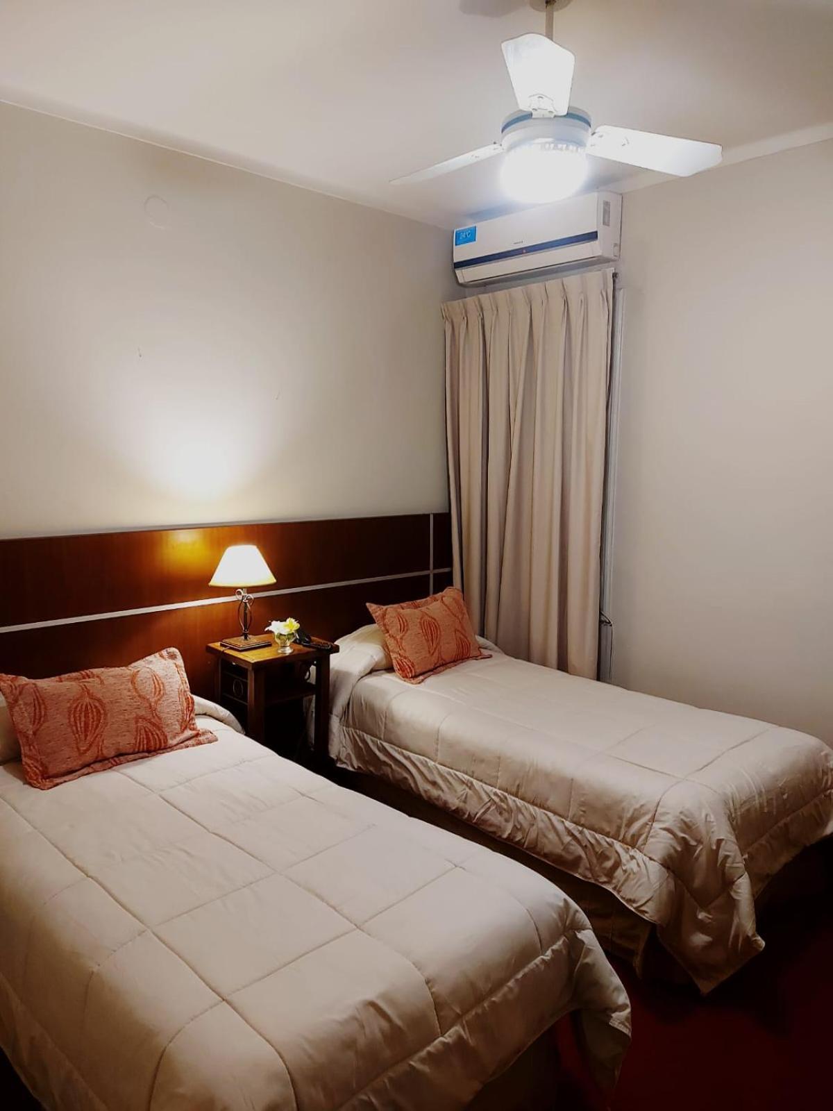 Hotel Ariosto Мендоса Екстериор снимка