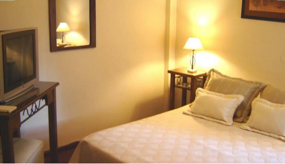 Hotel Ariosto Мендоса Екстериор снимка